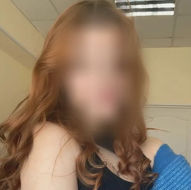 Amira, 20