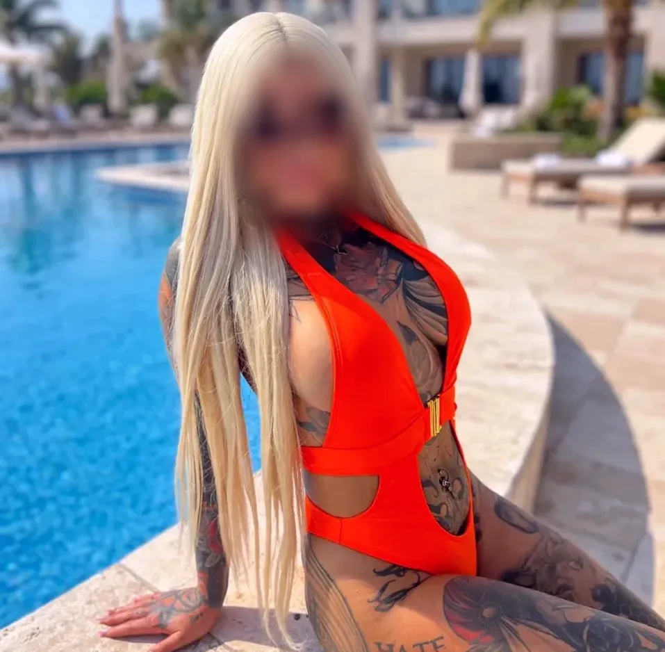 Carina, 26