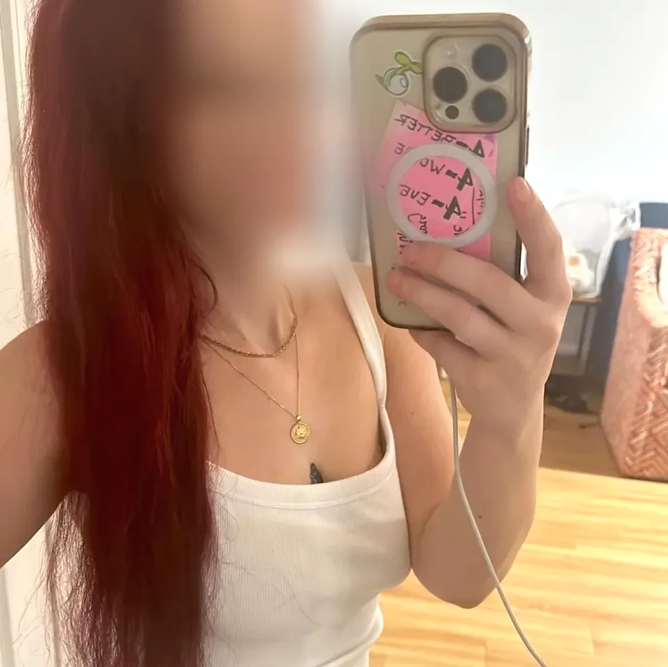 Charlotte, 28