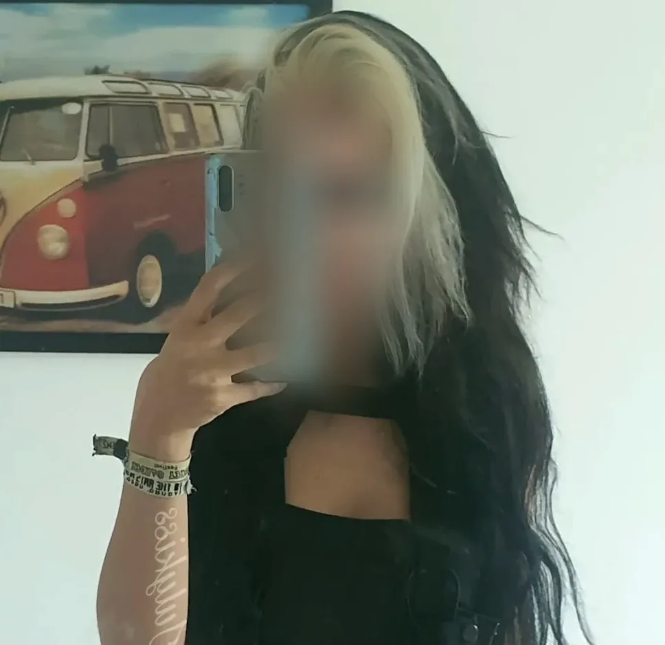 Mira, 26