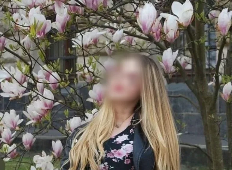 Nadine, 25